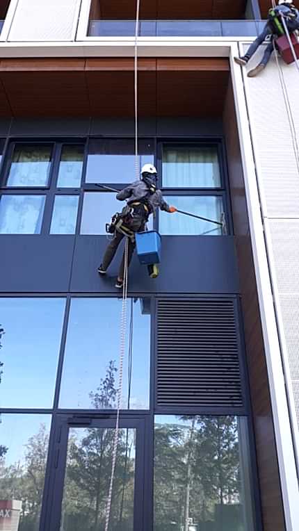 Ücretsiz Keşif, dış cephe cam temizliği, dış cephe temizliği, iple erişim, endüstriyel dağcılık